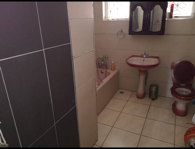 5 BEDROOM HOUSE FOR SALE IN GREENWOOD PARK